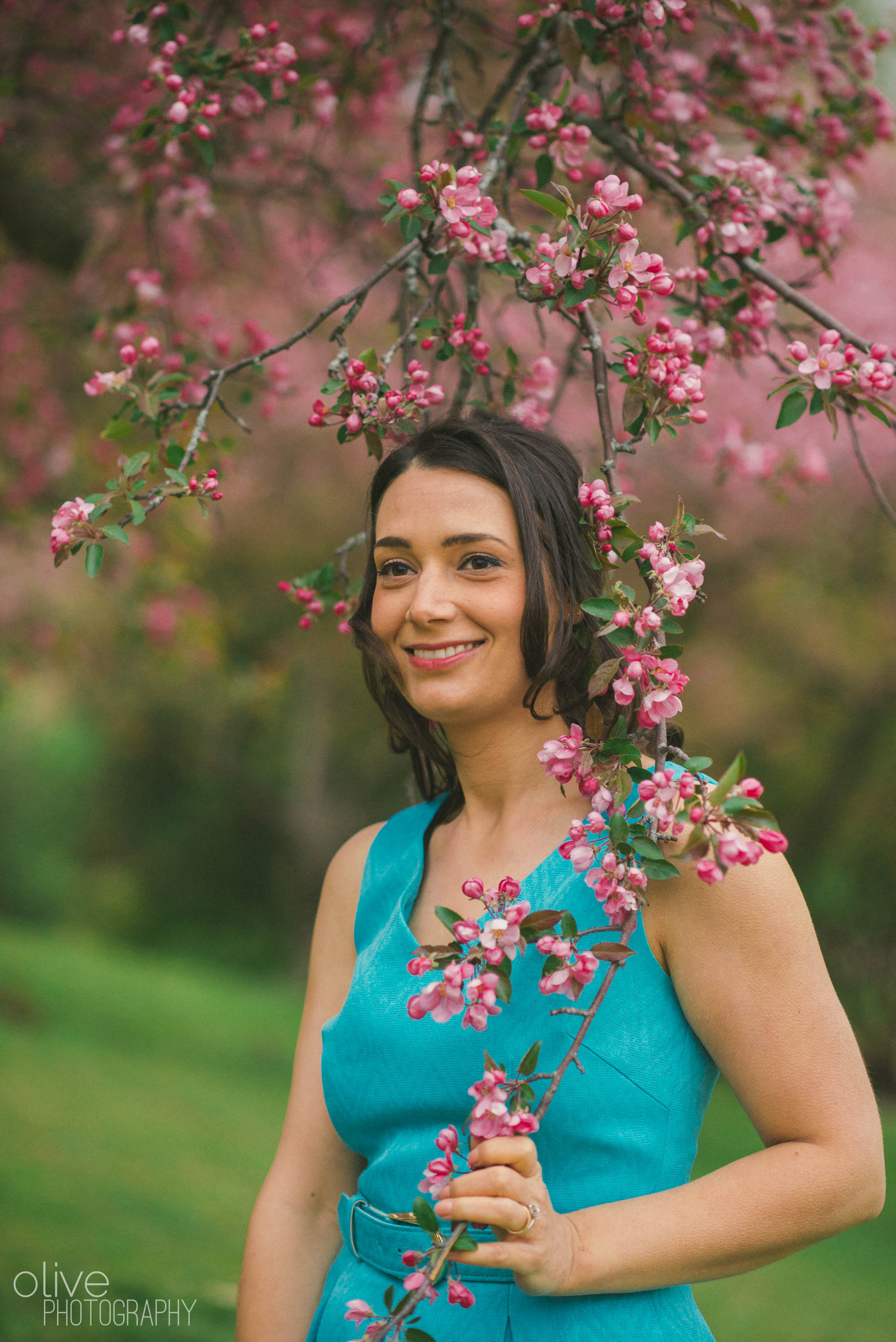 cherry blossom engagement session - Olive Photography Toronto