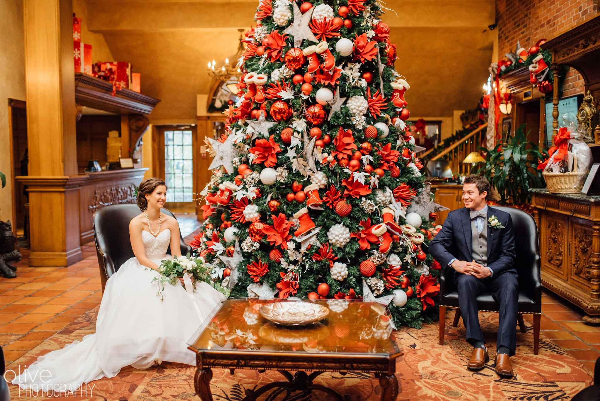 Christmas Wedding - Niagara - Olive Photography