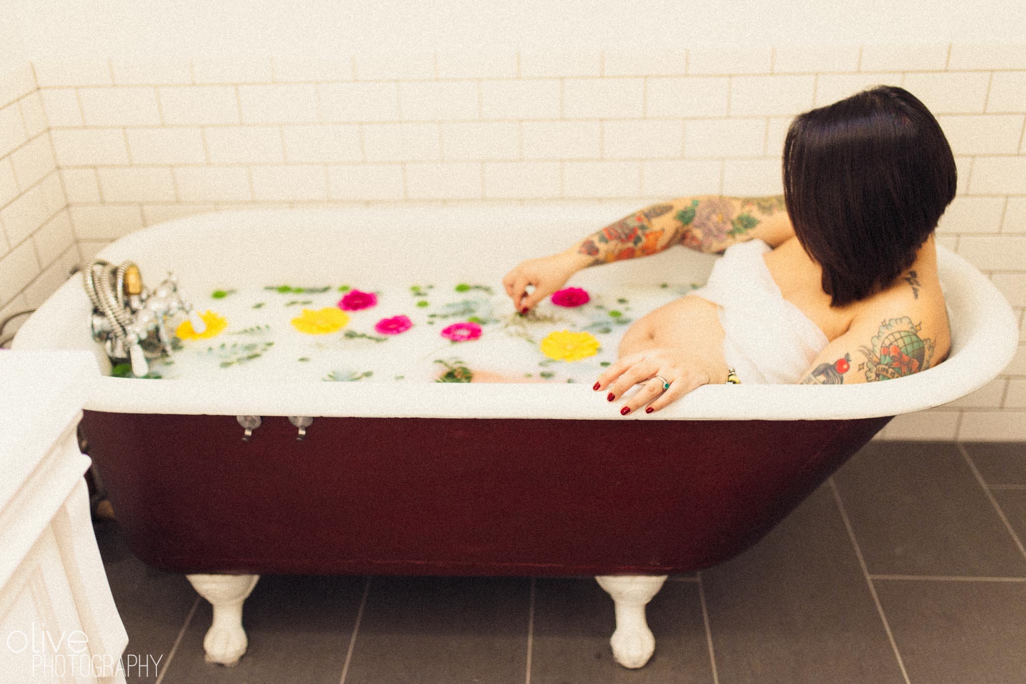 milk bath maternity photos - Olive Photography Toronto