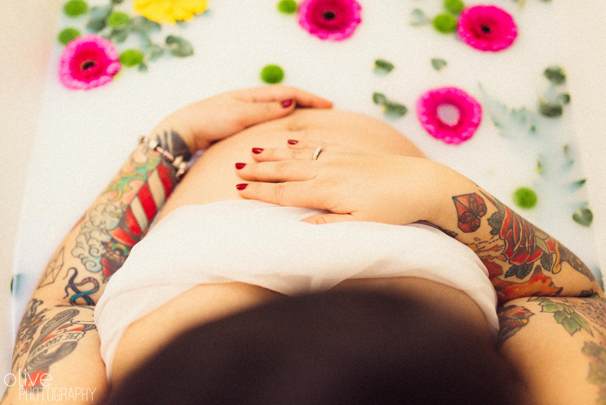 milk bath maternity - Olive Photography