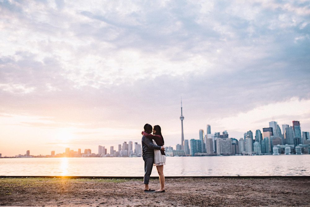 Toronto skyline engagement session