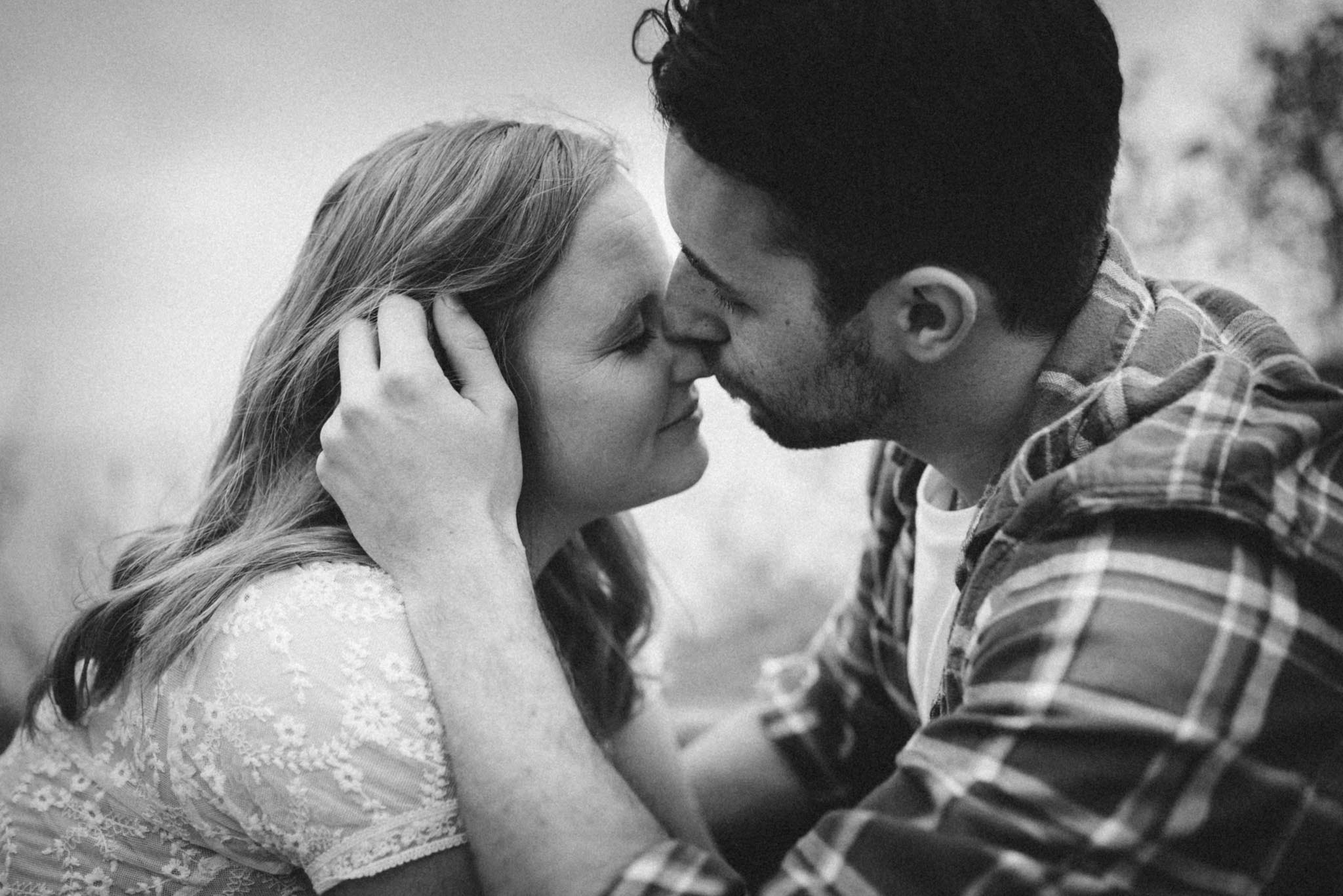 Scarborough Bluffs Engagement Photos | Olive Photography