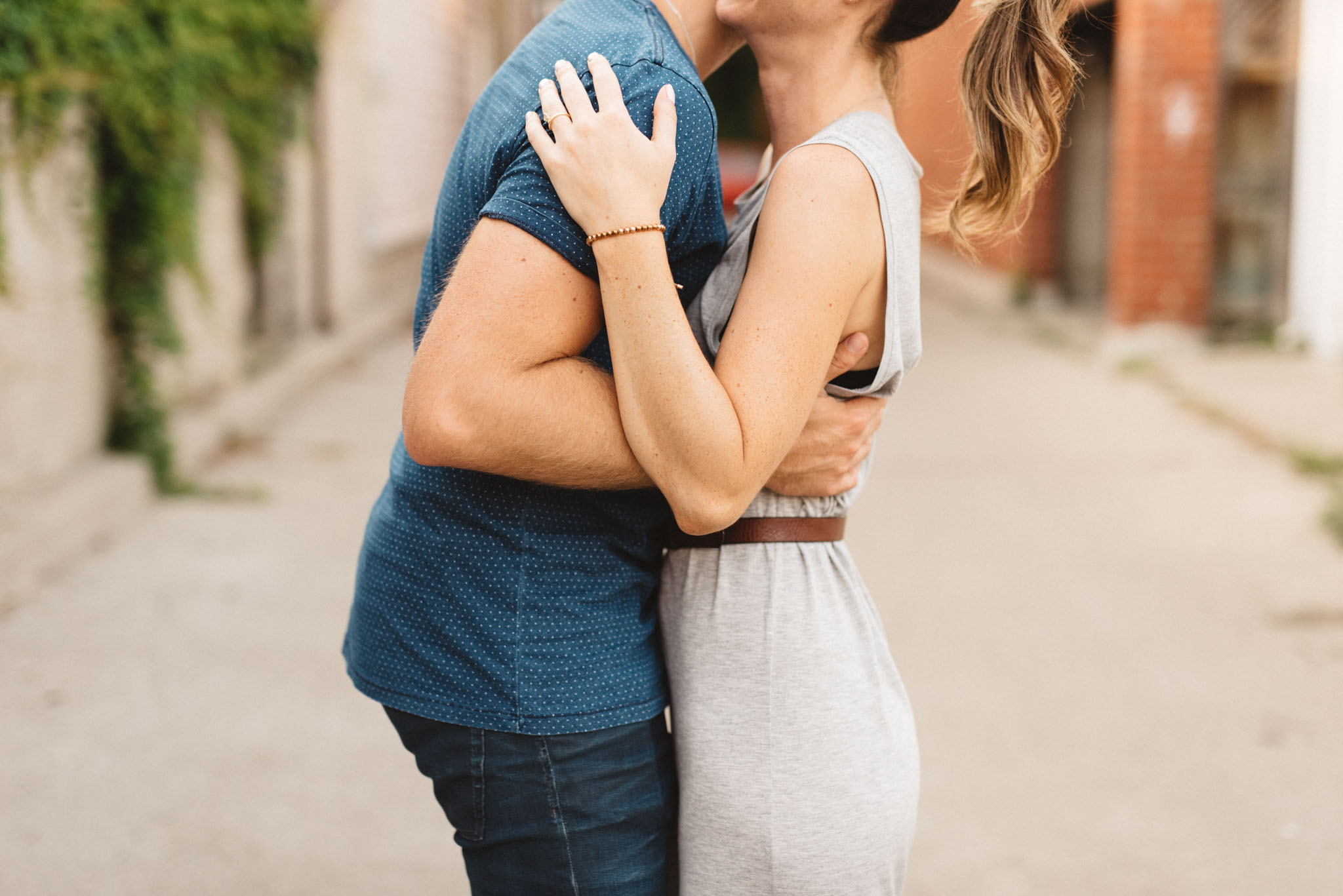 relaxed Toronto engagement photos