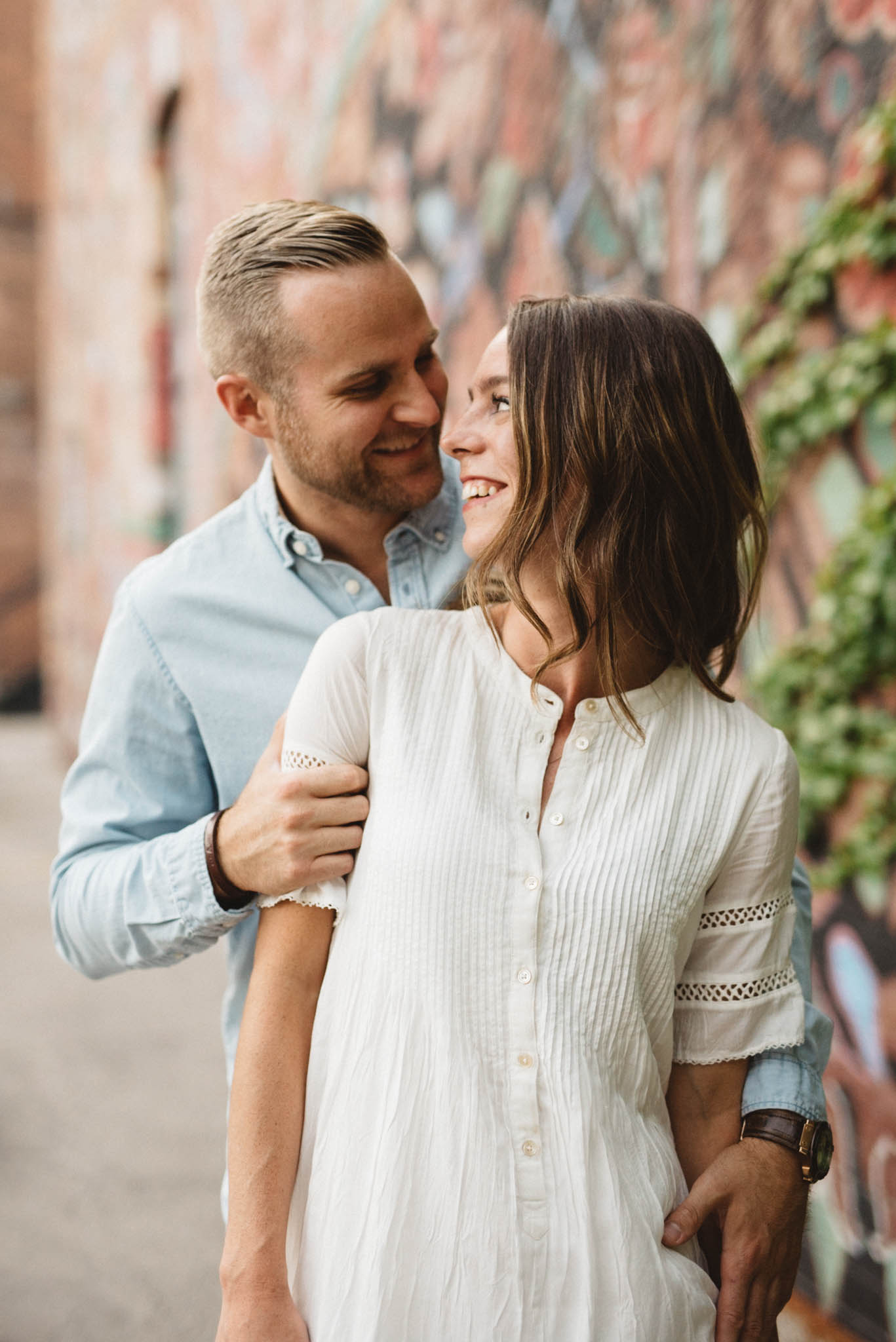 relaxed Toronto engagement photos