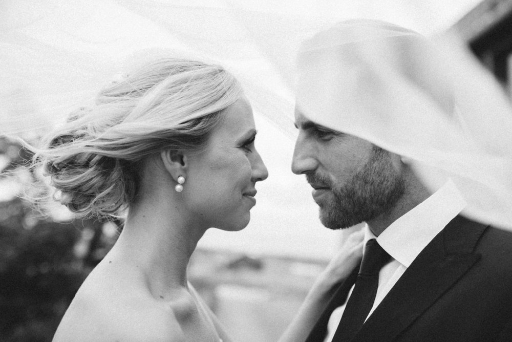 Black and white wedding photos - Olive Photography