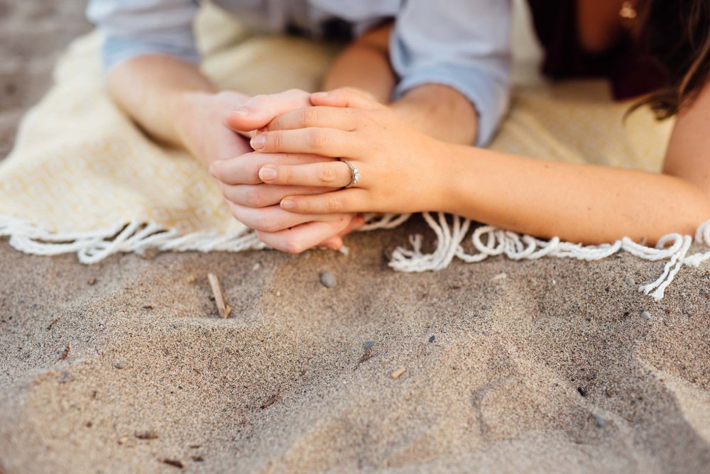 beach blanket engagement photos | Olive Photography Toronto