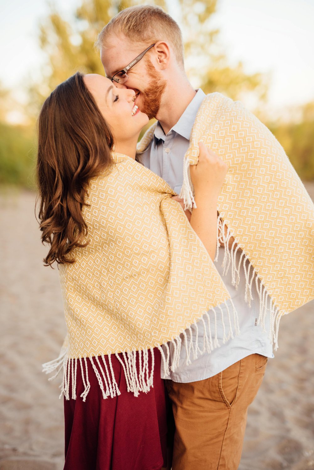 cozy blanket engagement photos | Olive Photography Toronto