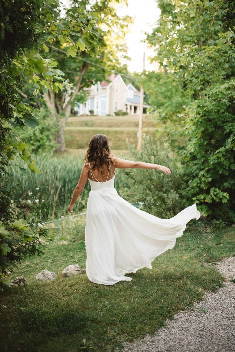 Flowy Wedding Dress - Truvelle Bridal - Olive Photography Toronto