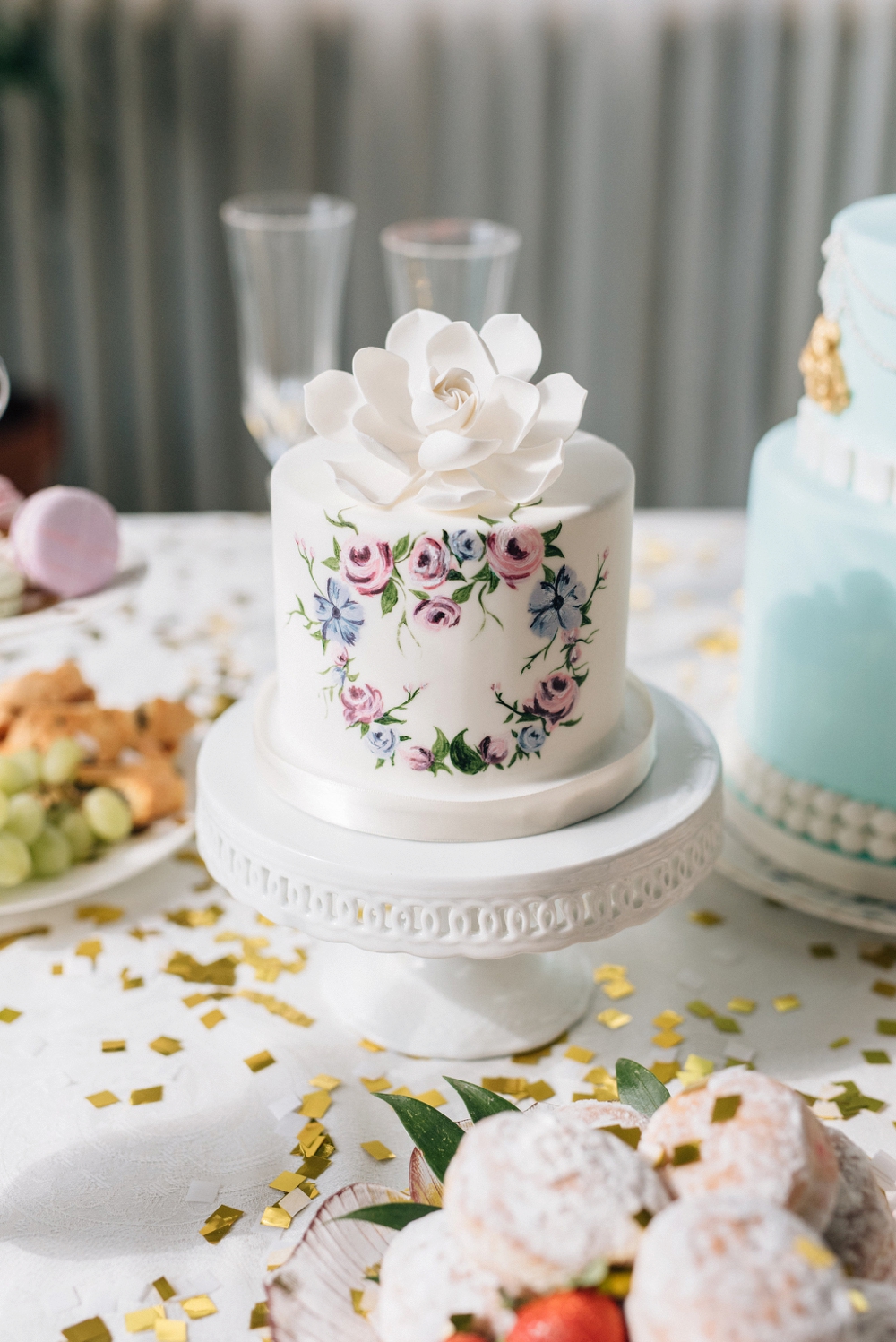 Floral wedding cake - Olive Photography Toronto