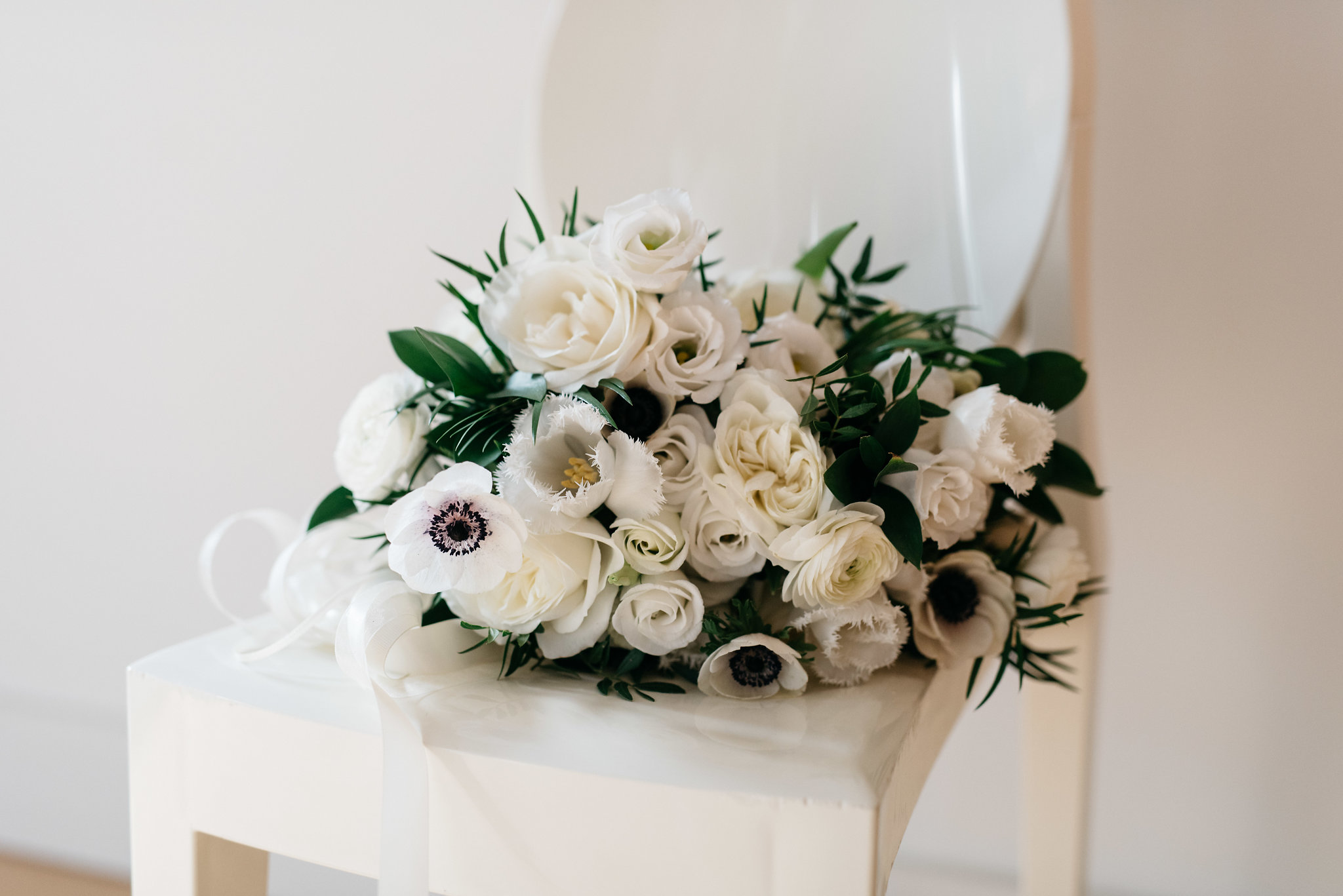 Toronto florist white bouquet - Olive Photography