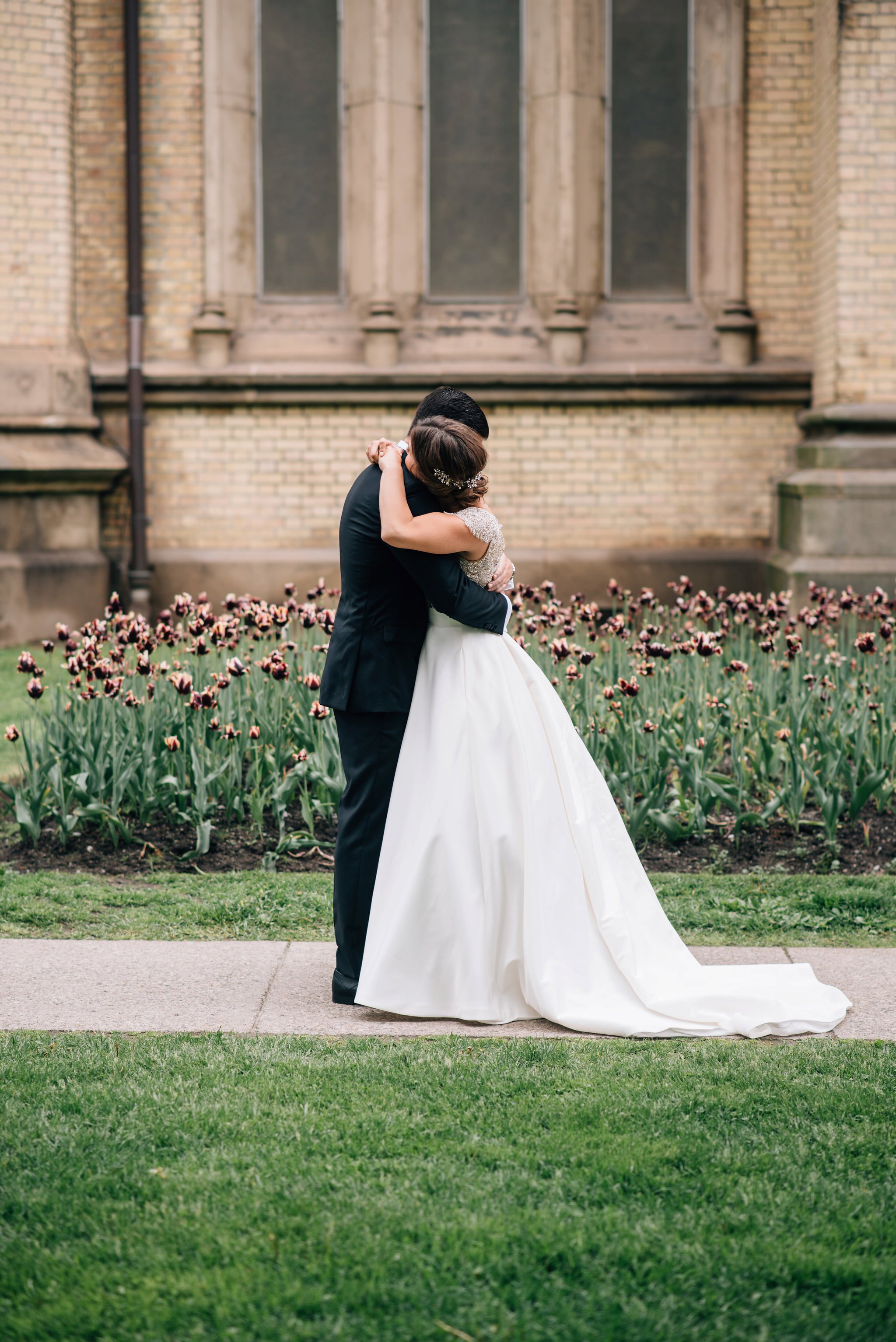 St. James Cathedral Wedding Photos | Olive Photography Toronto