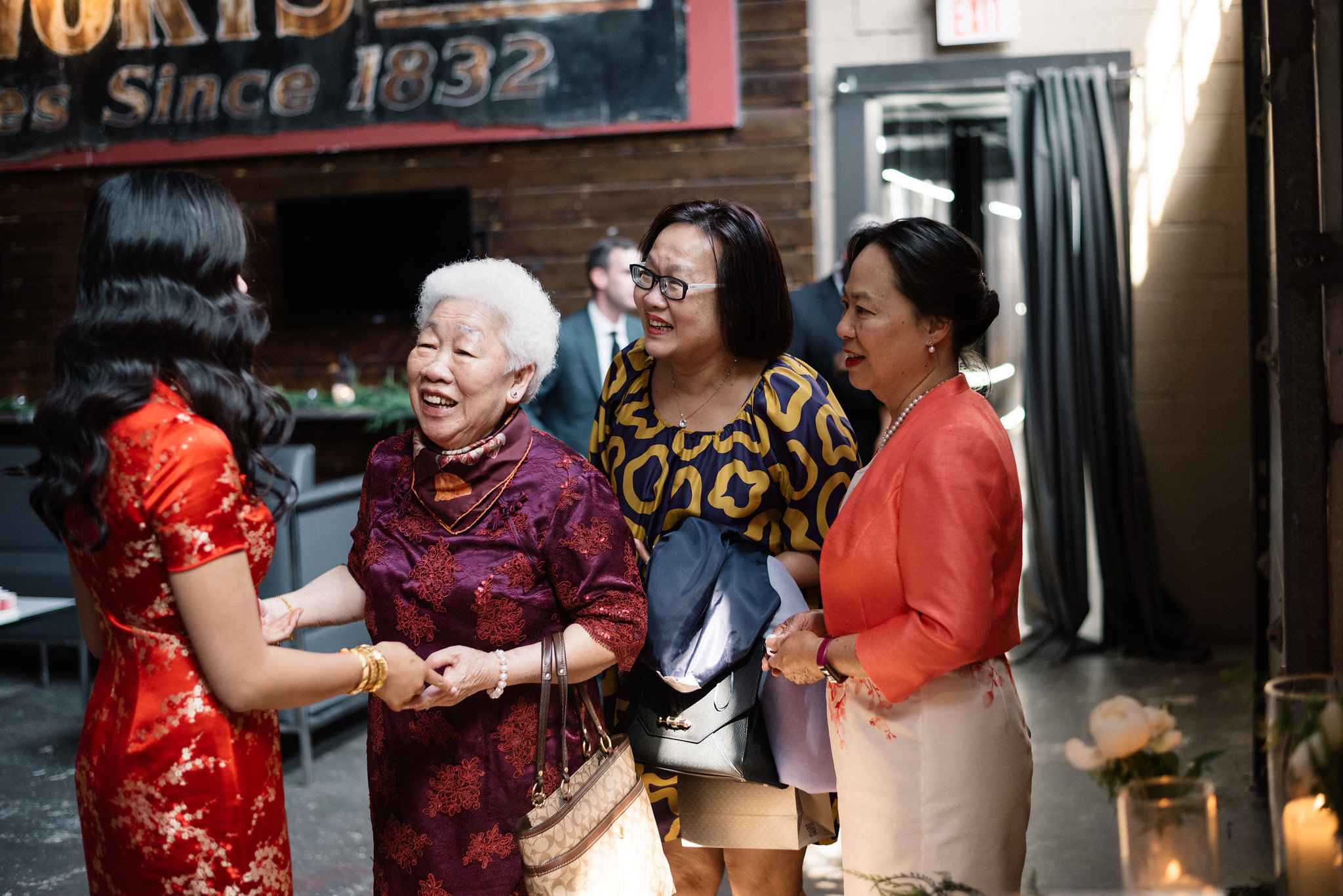 Chinese tea ceremony - Olive Photography - Toronto wedding photographer