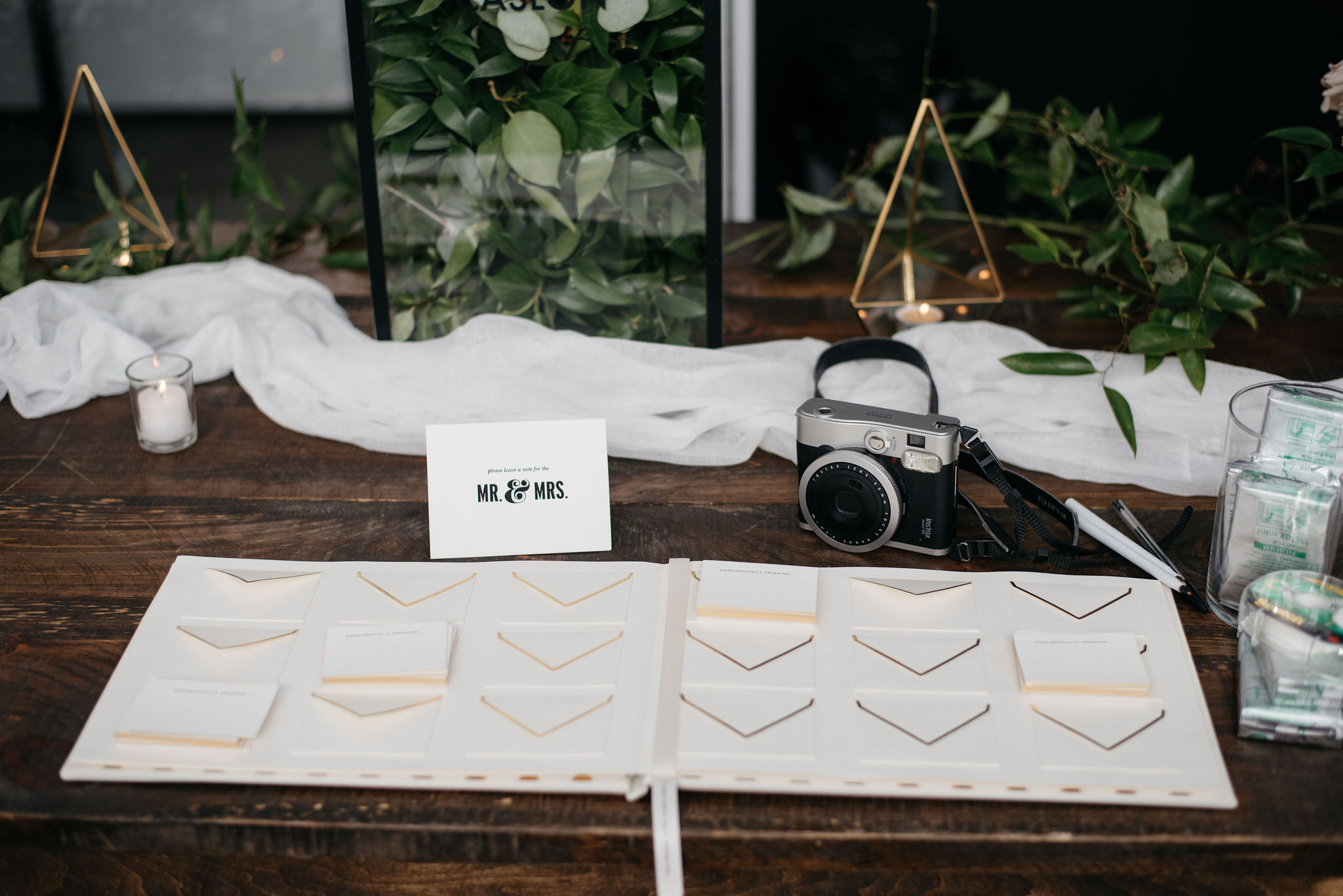 Photo guestbook Ideas | Olive Photography Toronto