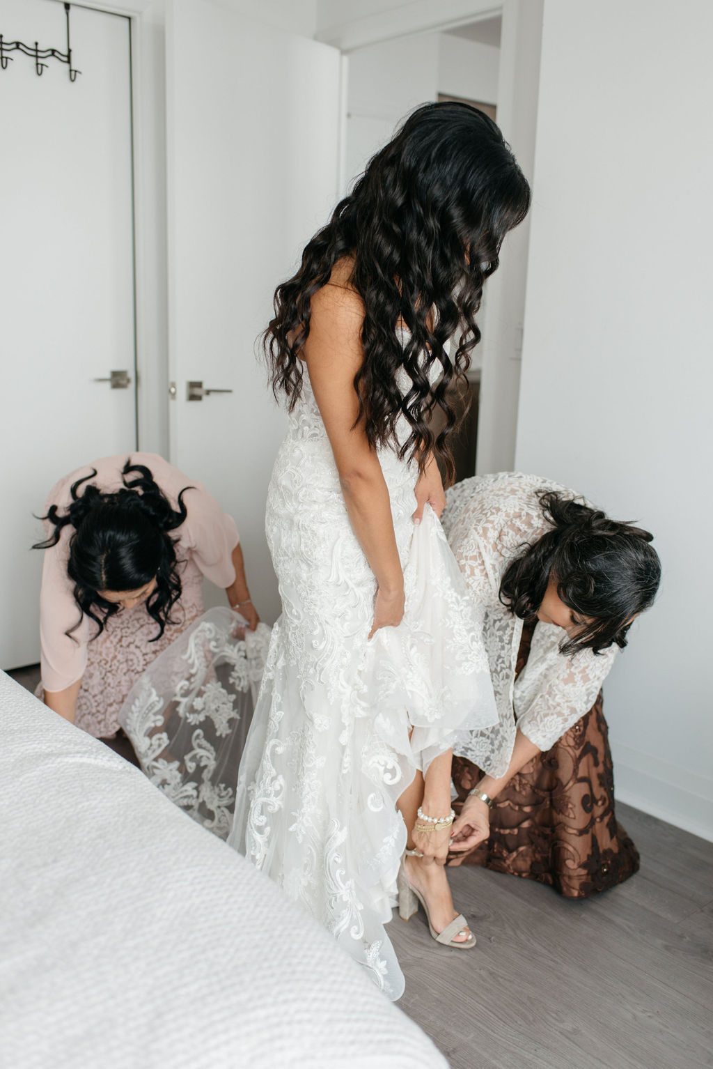 Bride Prep Photos | Olive Photography Toronto