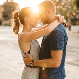 relaxed Toronto engagement photos