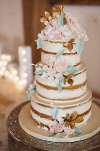 Rustic naked cake - Olive Photogrpahy