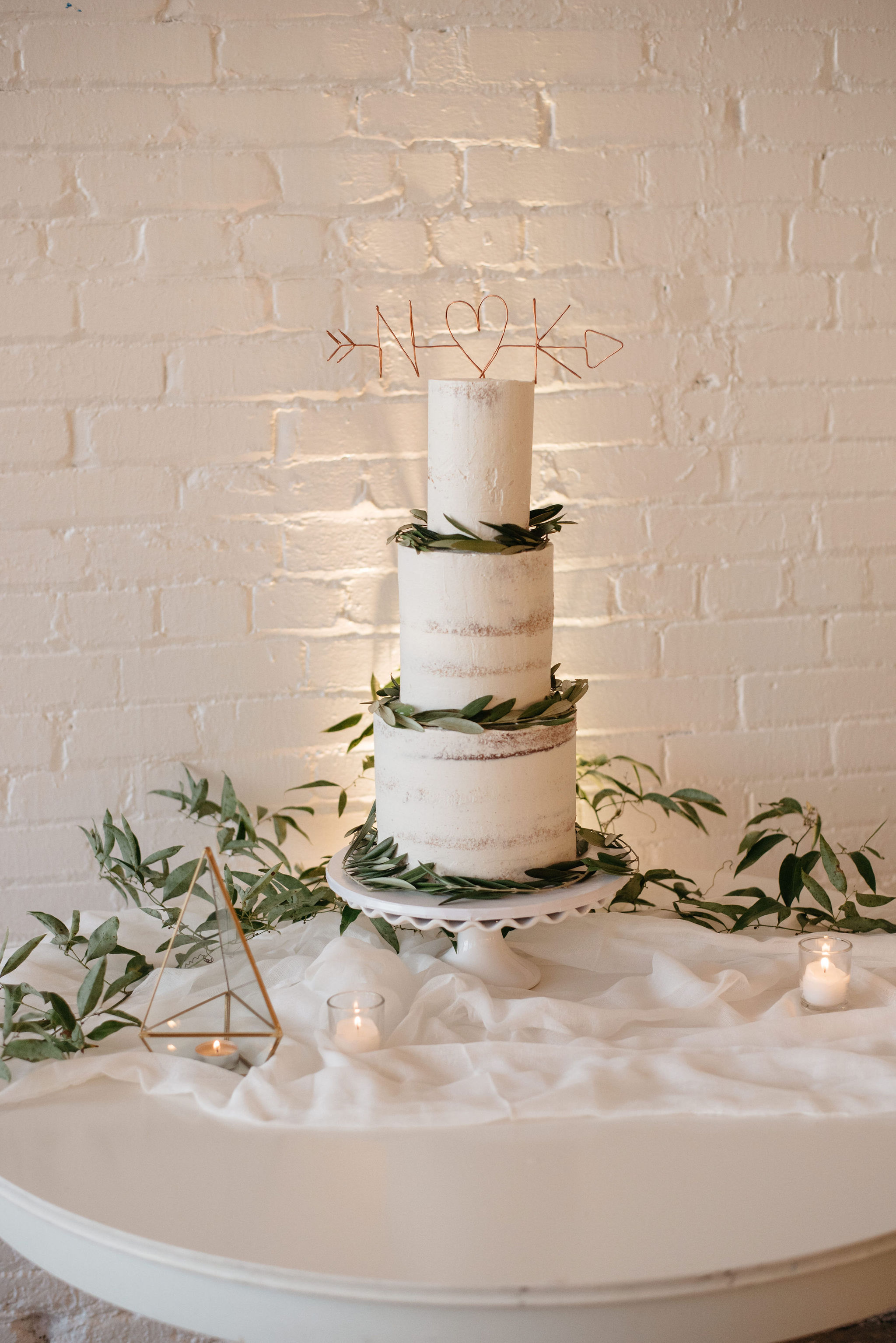 Minimalist cake with greenery | Olive Photography Toronto